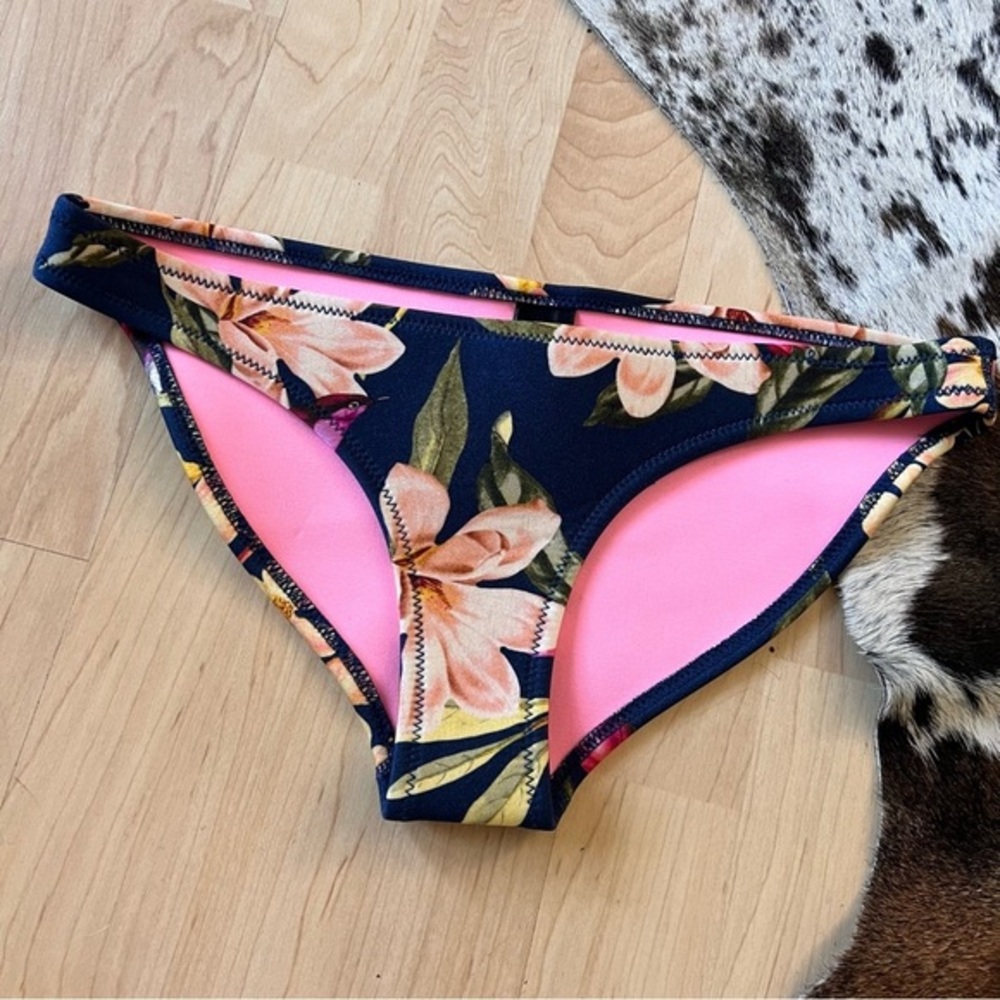 TRIANGL Navy‎ Confetti Garden Neoprene Bikini Bottom Size Small